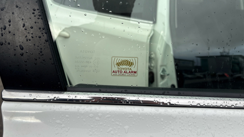 Toyota RAV4 2.0 D-4D Business Edition 5dr 2WD Diesel Estate